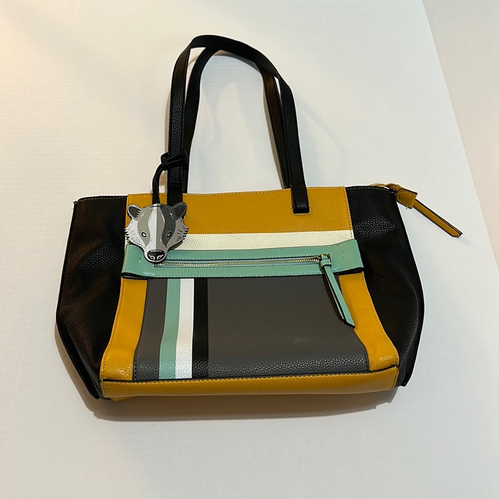 Hufflepuff Daniel Nicole tote in vegan leather